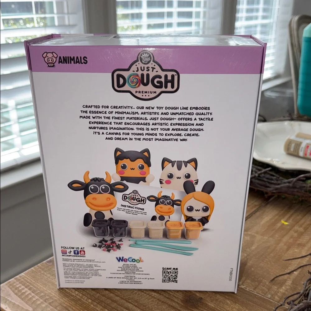 WeCool Just Dough Premium Cow Set